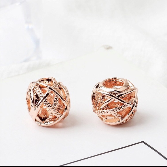 ❤️X2 BEAUTIFUL ROSE GOLD SPARKLING LINES CHARMS❤️FIT ALL PANDORA LIKE BRACELET❤️ - Picture 2 of 2